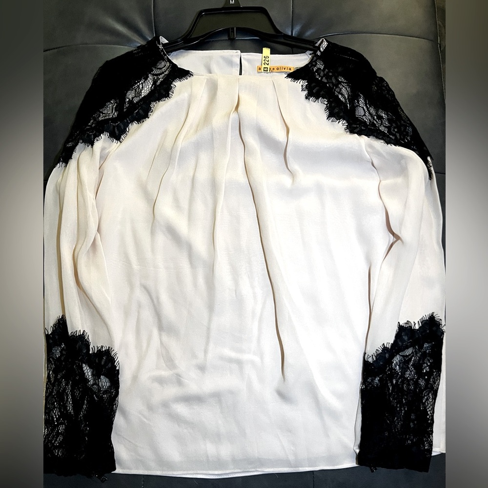100% Silk Alice + Olivia Classic Stylish Blouse with Sheer Black Lace Panels